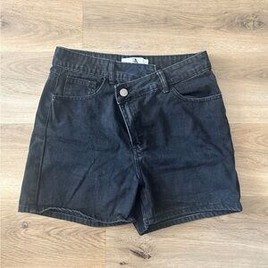 Flying Angel Woman’s Black Denim Shorts – Size 9/29- Like New